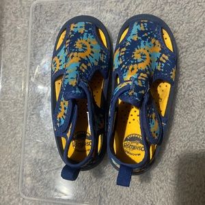 Osh kosh water shoes size 10